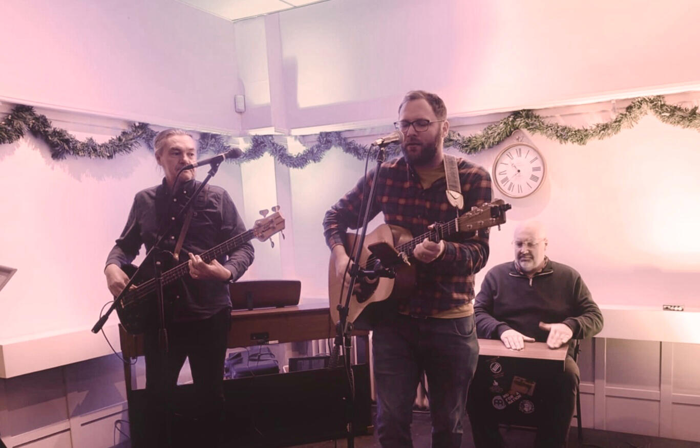 Trio playing - The Lantern Chorus
